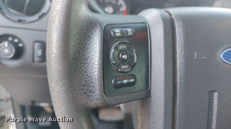 image for item LK9875 2016 Ford F250 Super Duty  Crew Cab pickup truck