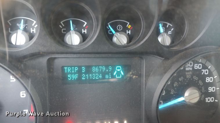 image for item LK9875 2016 Ford F250 Super Duty  Crew Cab pickup truck