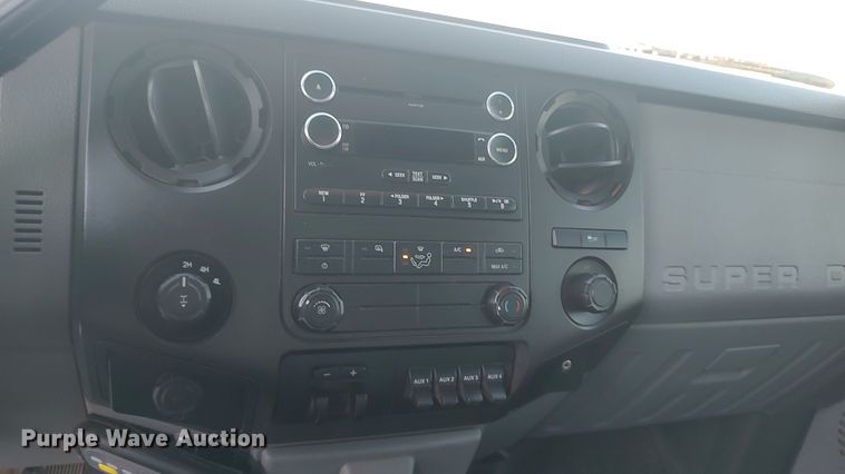 image for item LK9875 2016 Ford F250 Super Duty  Crew Cab pickup truck