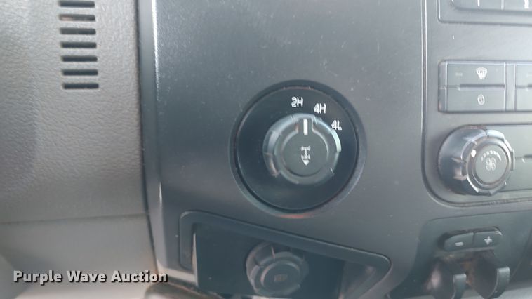 image for item LK9875 2016 Ford F250 Super Duty  Crew Cab pickup truck