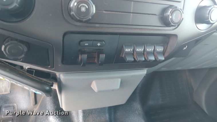 image for item LK9875 2016 Ford F250 Super Duty  Crew Cab pickup truck