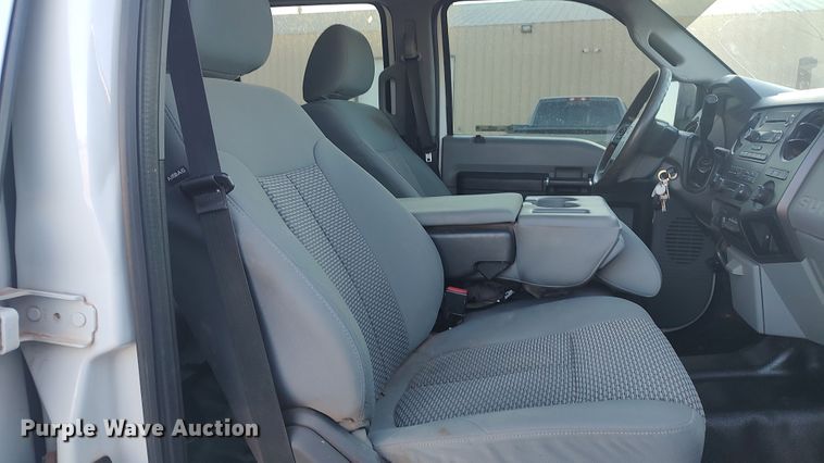 image for item LK9875 2016 Ford F250 Super Duty  Crew Cab pickup truck