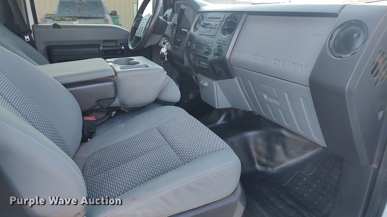 image for item LK9875 2016 Ford F250 Super Duty  Crew Cab pickup truck