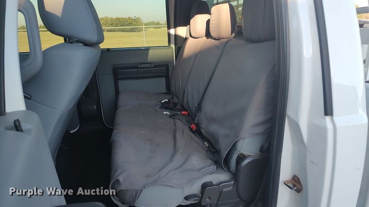 image for item LK9875 2016 Ford F250 Super Duty  Crew Cab pickup truck