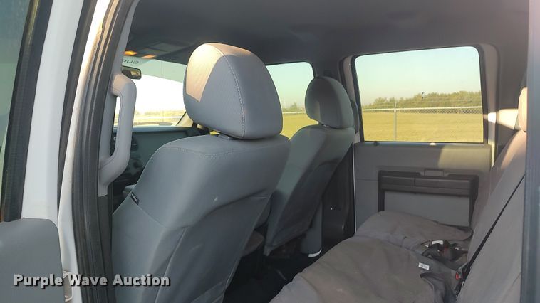 image for item LK9875 2016 Ford F250 Super Duty  Crew Cab pickup truck