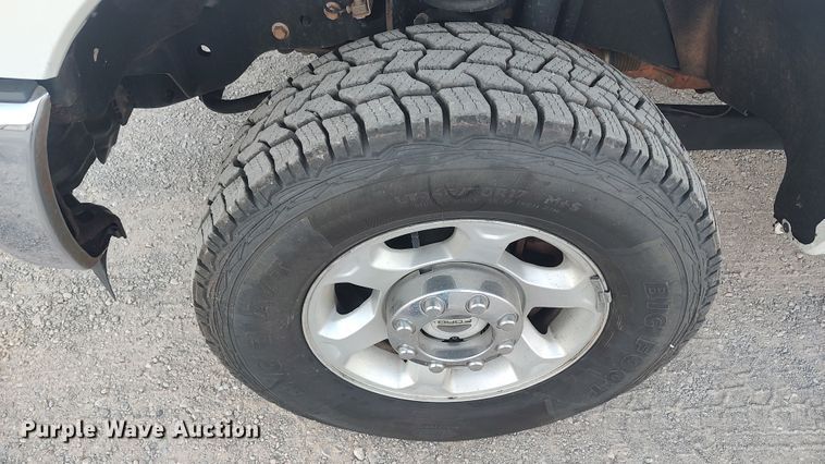 image for item LK9875 2016 Ford F250 Super Duty  Crew Cab pickup truck