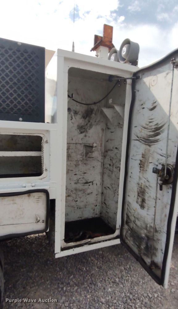 image for item LK9892 2015 Dodge Ram 5500HD  utility / service truck