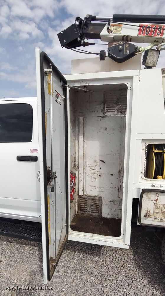 image for item LK9892 2015 Dodge Ram 5500HD  utility / service truck