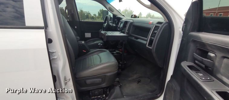 image for item LK9892 2015 Dodge Ram 5500HD  utility / service truck