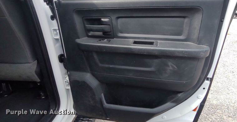 image for item LK9892 2015 Dodge Ram 5500HD  utility / service truck