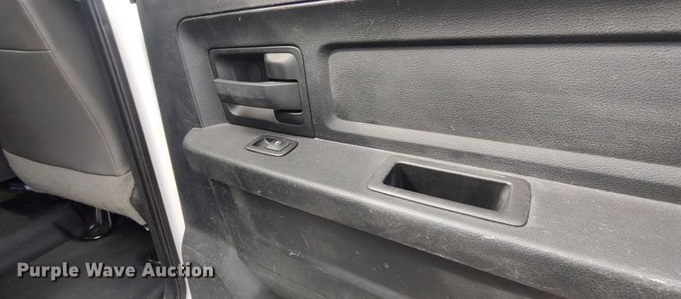 image for item LK9892 2015 Dodge Ram 5500HD  utility / service truck