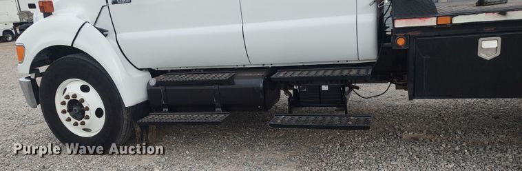 image for item LK9893 2011 Ford F650 Super Duty  flatbed truck