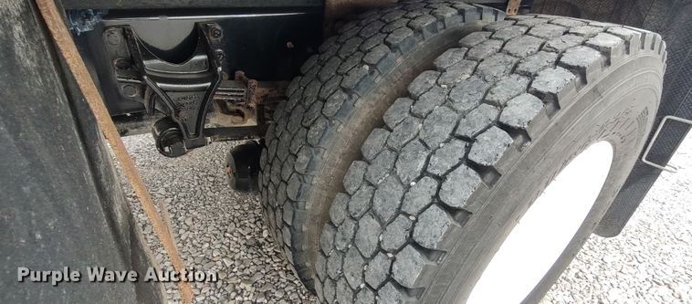 image for item LK9893 2011 Ford F650 Super Duty  flatbed truck