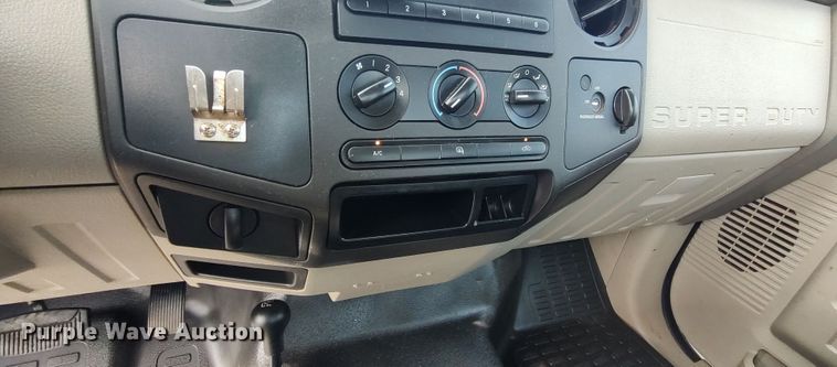 image for item LK9896 2010 Ford F250 Super Duty  pickup truck