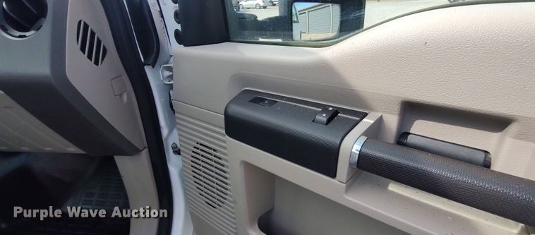 image for item LK9896 2010 Ford F250 Super Duty  pickup truck