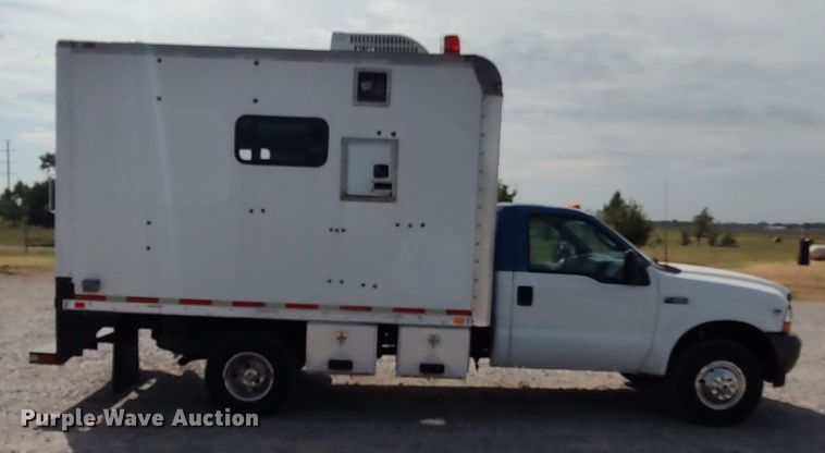 image for item LK9897 2003 Ford F350 Super Duty  fiber optic splicing truck