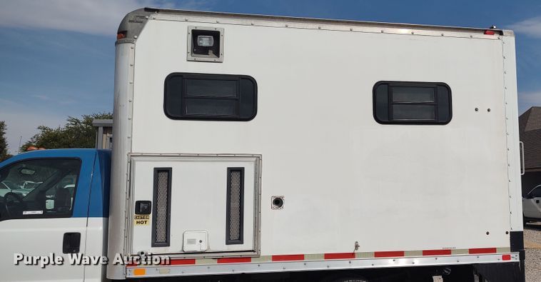 image for item LK9897 2003 Ford F350 Super Duty  fiber optic splicing truck