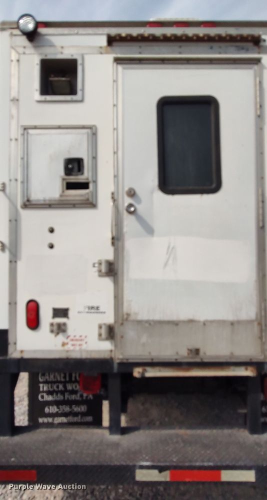 image for item LK9897 2003 Ford F350 Super Duty  fiber optic splicing truck