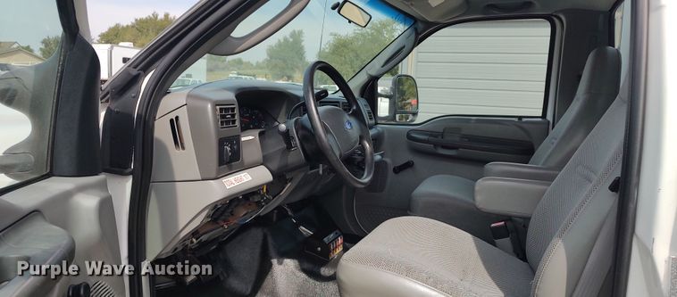 image for item LK9897 2003 Ford F350 Super Duty  fiber optic splicing truck