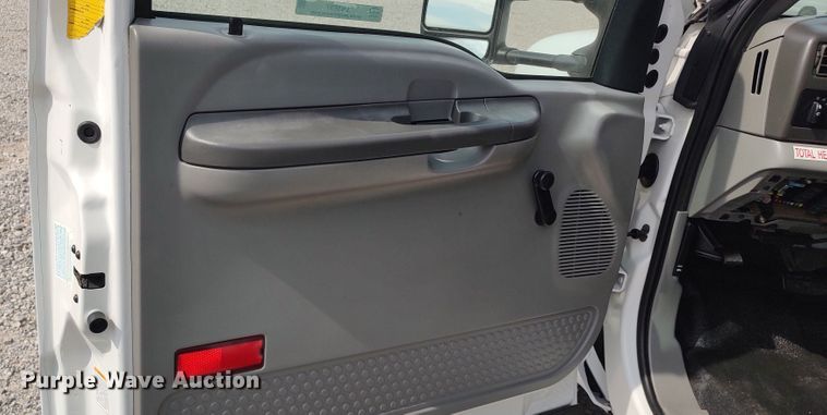 image for item LK9897 2003 Ford F350 Super Duty  fiber optic splicing truck