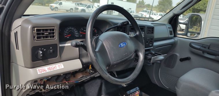 image for item LK9897 2003 Ford F350 Super Duty  fiber optic splicing truck