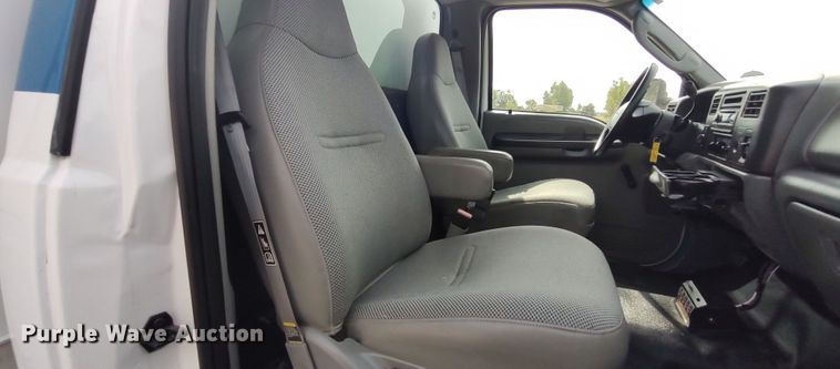 image for item LK9897 2003 Ford F350 Super Duty  fiber optic splicing truck