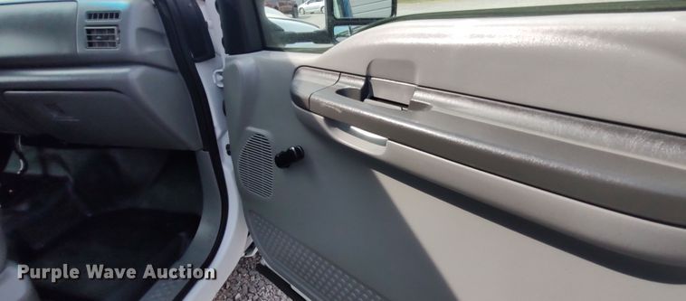 image for item LK9897 2003 Ford F350 Super Duty  fiber optic splicing truck