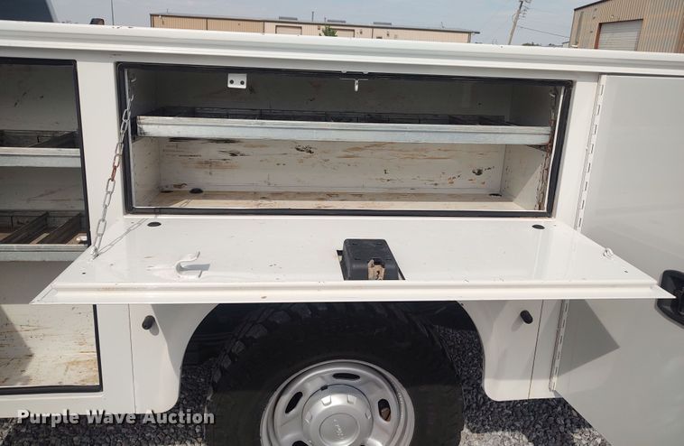 image for item LK9904 2015 Ford F250  Super Duty  SuperCab utility bed pickup truck