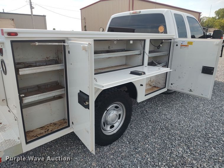 image for item LK9904 2015 Ford F250  Super Duty  SuperCab utility bed pickup truck