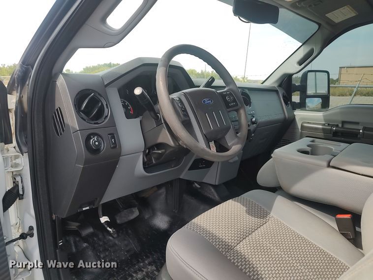 image for item LK9904 2015 Ford F250  Super Duty  SuperCab utility bed pickup truck