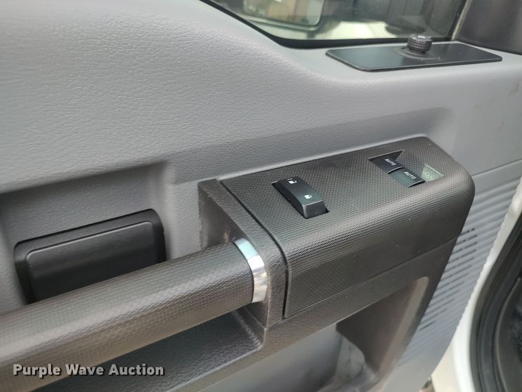 image for item LK9904 2015 Ford F250  Super Duty  SuperCab utility bed pickup truck