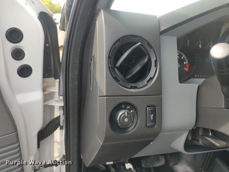 image for item LK9904 2015 Ford F250  Super Duty  SuperCab utility bed pickup truck