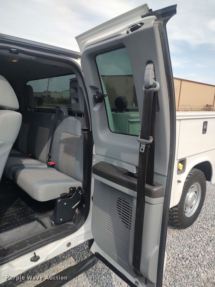 image for item LK9904 2015 Ford F250  Super Duty  SuperCab utility bed pickup truck