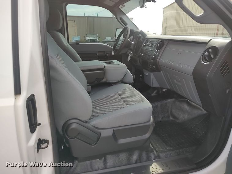 image for item LK9904 2015 Ford F250  Super Duty  SuperCab utility bed pickup truck