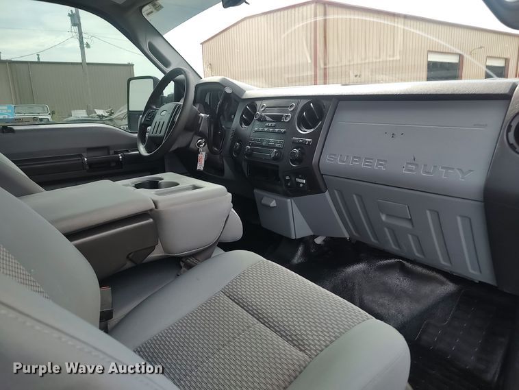 image for item LK9904 2015 Ford F250  Super Duty  SuperCab utility bed pickup truck