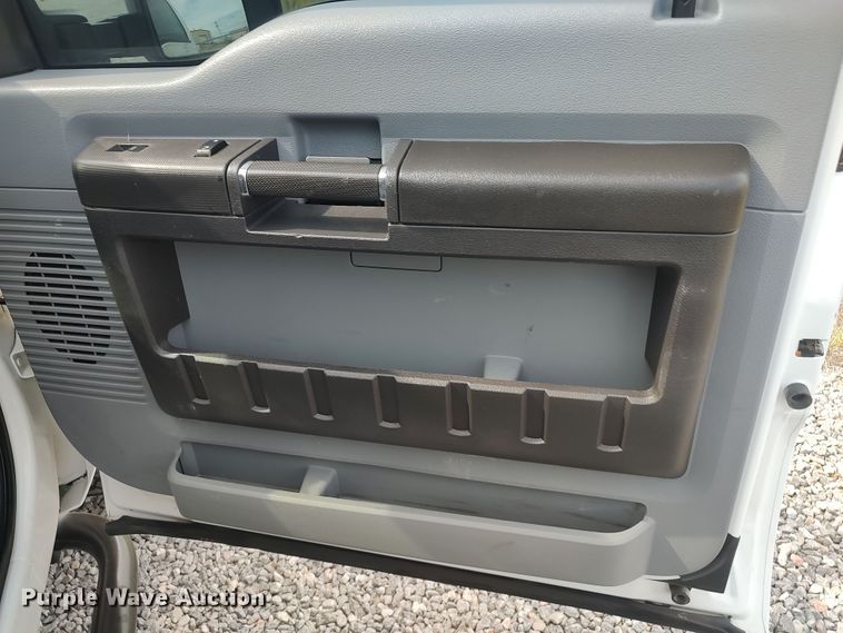 image for item LK9904 2015 Ford F250  Super Duty  SuperCab utility bed pickup truck