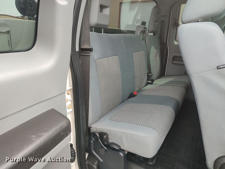 image for item LK9904 2015 Ford F250  Super Duty  SuperCab utility bed pickup truck