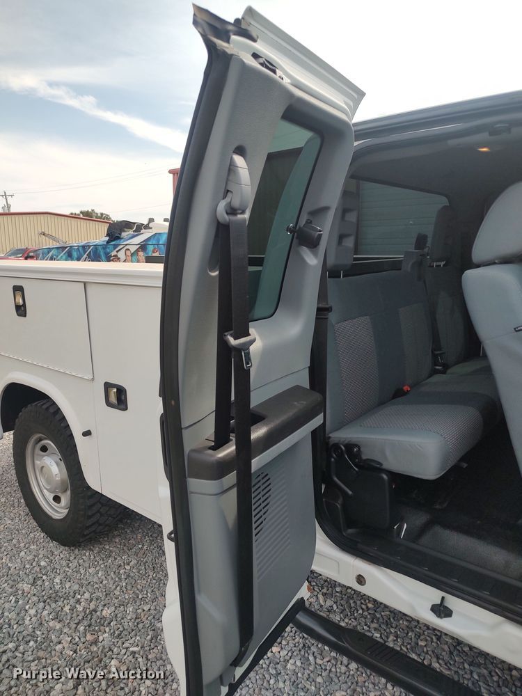 image for item LK9904 2015 Ford F250  Super Duty  SuperCab utility bed pickup truck