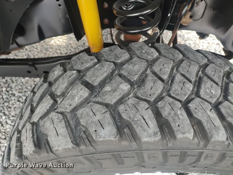 image for item LK9904 2015 Ford F250  Super Duty  SuperCab utility bed pickup truck