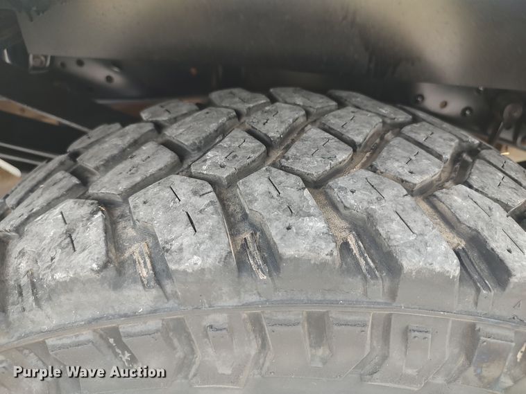 image for item LK9904 2015 Ford F250  Super Duty  SuperCab utility bed pickup truck