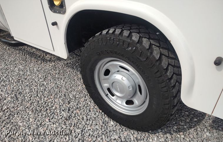 image for item LK9904 2015 Ford F250  Super Duty  SuperCab utility bed pickup truck