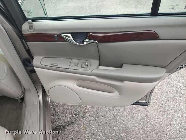 image for item LK9908 2000 Cadillac DeVille DTS