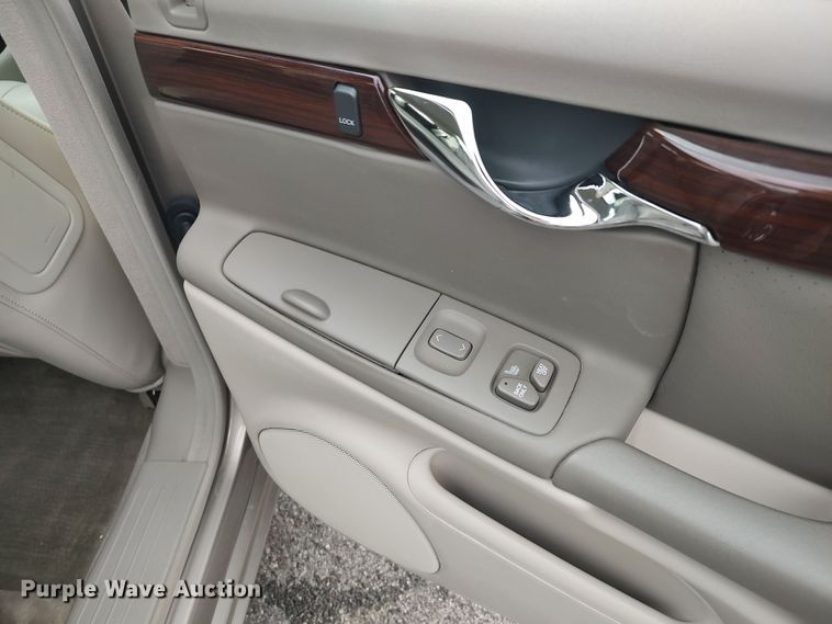 image for item LK9908 2000 Cadillac DeVille DTS