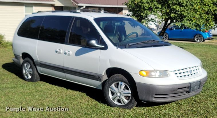 image for item LN9597 1999 Plymouth Grand Voyager  van