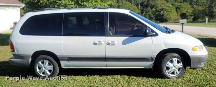 image for item LN9597 1999 Plymouth Grand Voyager  van