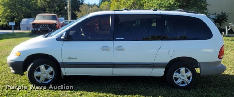 image for item LN9597 1999 Plymouth Grand Voyager  van