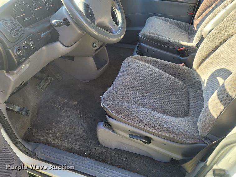 image for item LN9597 1999 Plymouth Grand Voyager  van
