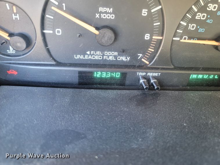 image for item LN9597 1999 Plymouth Grand Voyager  van