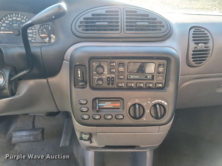 image for item LN9597 1999 Plymouth Grand Voyager  van