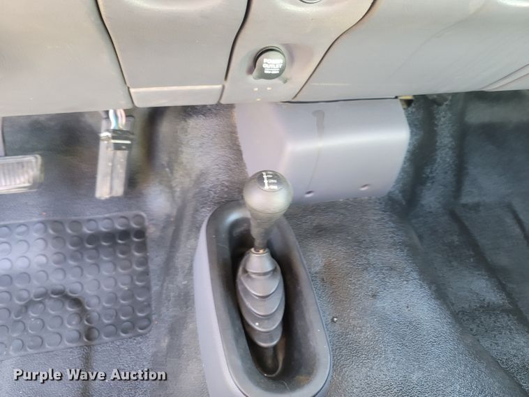 image for item LN9598 1999 Dodge Ram 1500  Club Cab pickup truck